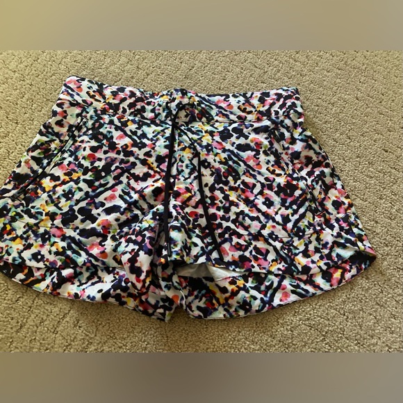 Athleta Pants - Athleta Watercolor Hudson Shorts